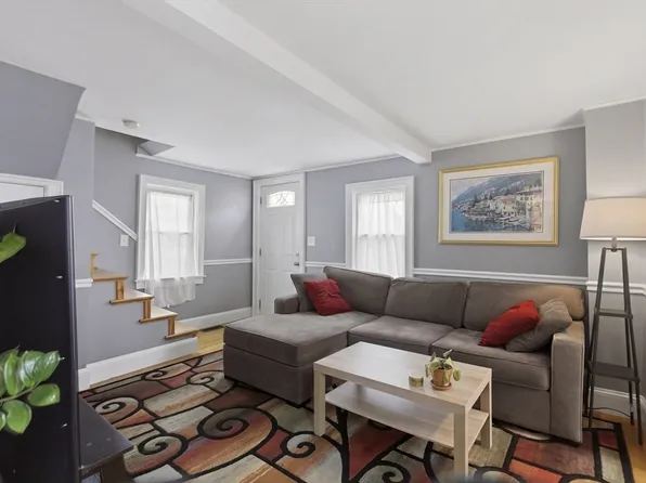 9 Clyde St #9, Somerville, MA 02145