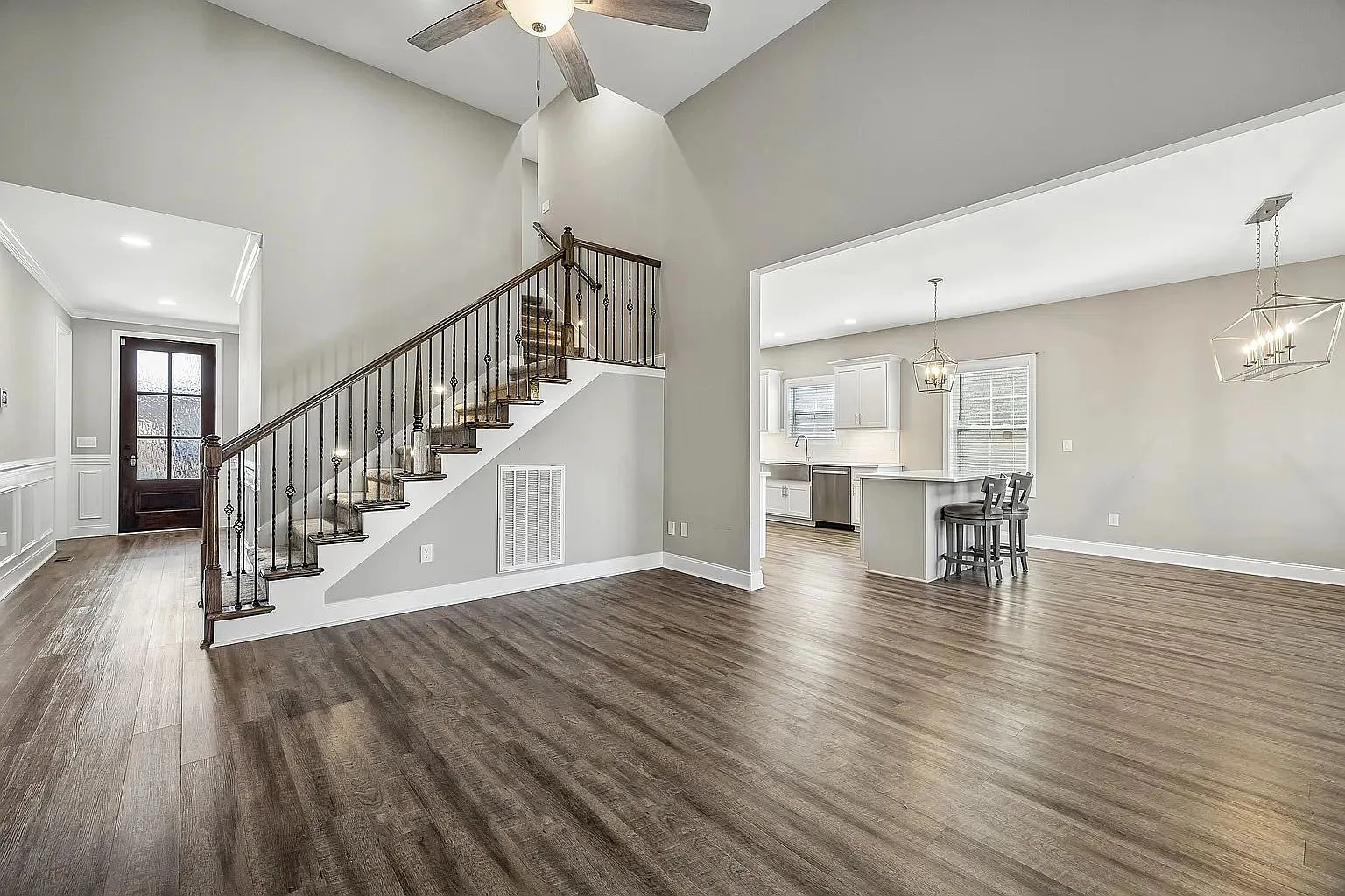 4 bed, 2.5 bath, 2425 sqft, $2,600 — Photo 4