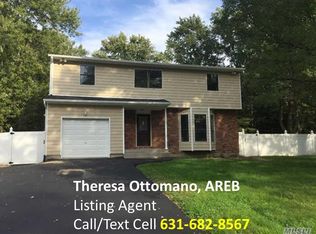 53 Magnolia Dr, Selden, NY 11784