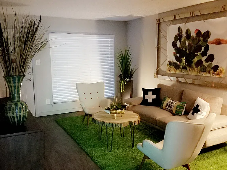 Verde Apartments — Photo 12