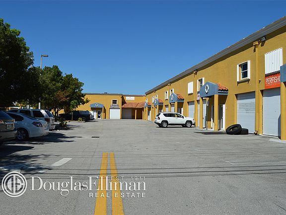 4th image of 10171 NW 58th St Unit 5