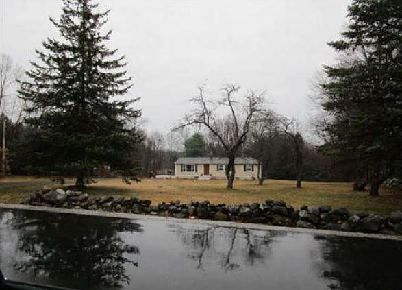 2nd image of 284 East Rd