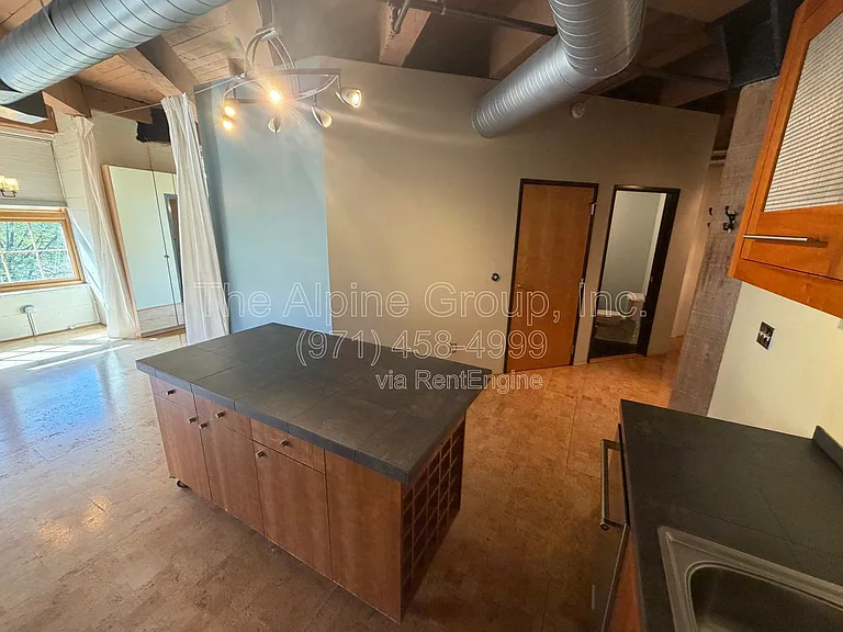 1420 NW Lovejoy St #414 — Photo 5