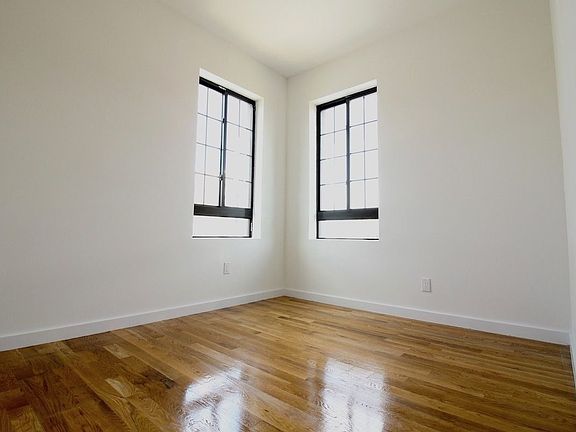 4th image of 1082 Dekalb Ave APT 1L