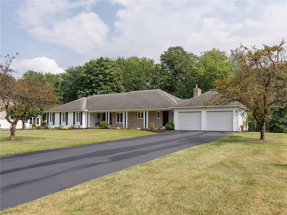 1st image of 10 Widewaters Ln