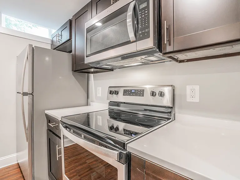 310 E Lanvale St — Photo 16