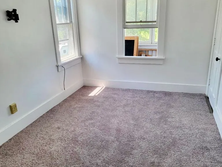 387 E Howard St — Photo 7