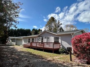 63 Fincher Ln, Candler, NC 28715