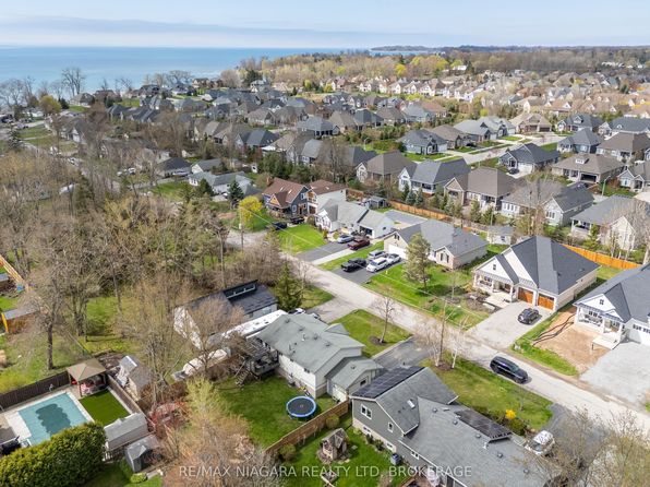 44 Maple Leaf Ave S, Fort Erie, ON L0S 1N0