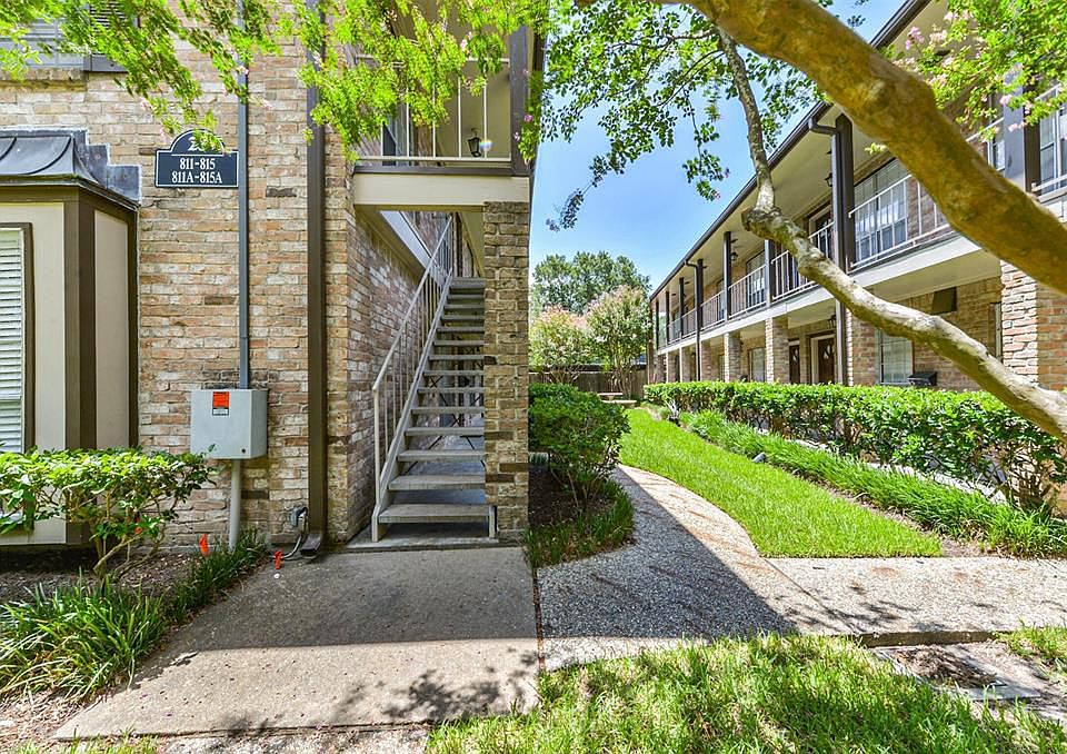 1st image of 813 Wax Myrtle Ln #A