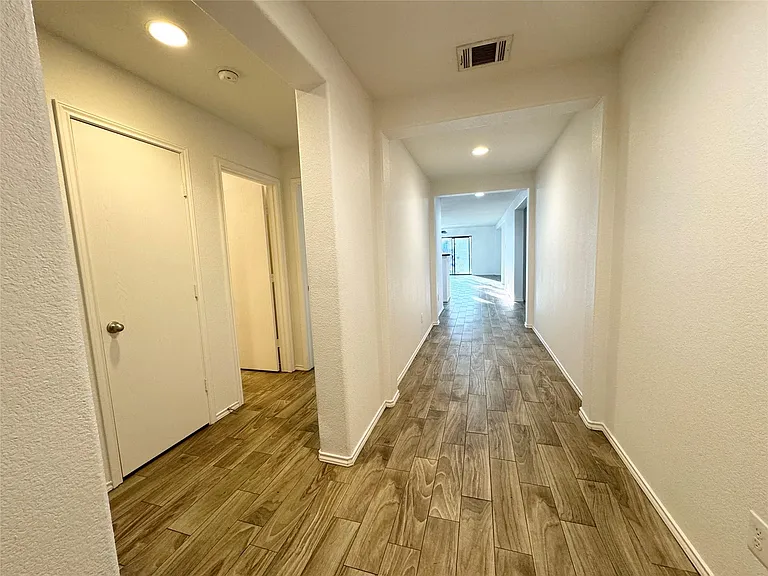 1152 Hyde Park Dr — Photo 19