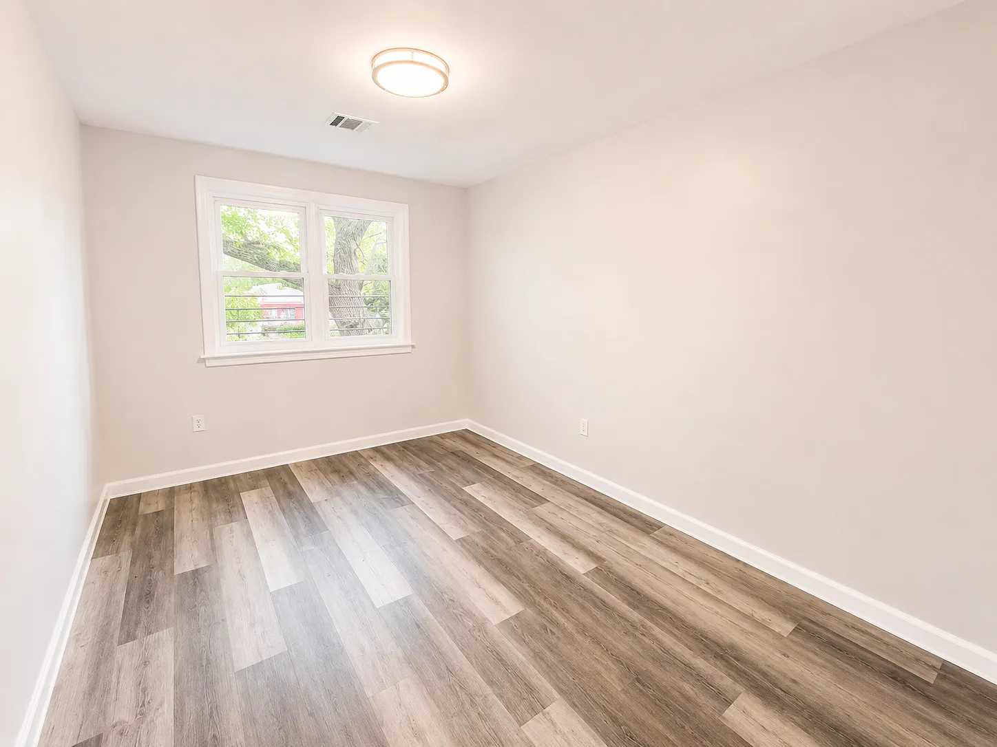 3 bed, $2,000 — Photo 4