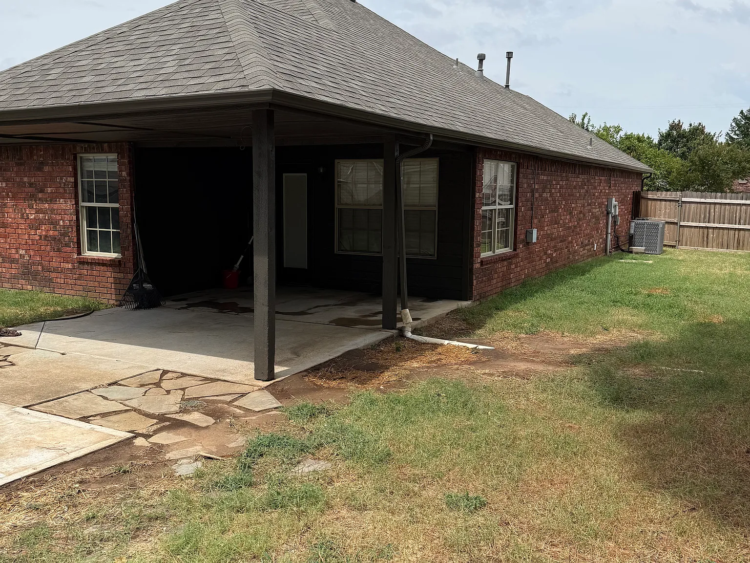 3 bed, 1554 sqft, $1,900 — Photo 4