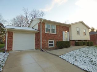 12304 Crosswinds Dr, Middletown, KY 40243
