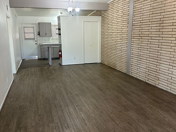 2nd image of 909 Rittiman Rd
