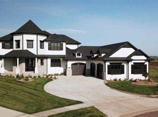 9525 W Kingfisher Dr, Sioux Falls, SD 57107