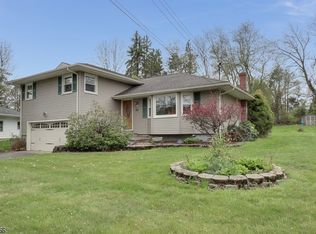 21 Alan Ln, Mine Hill, NJ 07803