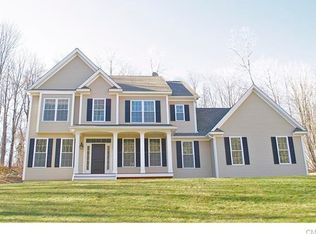 272 Tuttle Rd, Woodbury, CT 06798