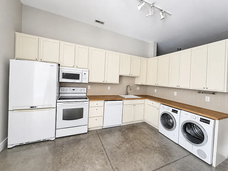4432 Olive St #E — Photo 6