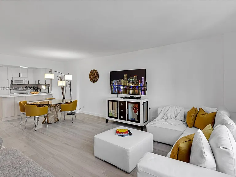2301 Collins Ave #542 — Photo 13