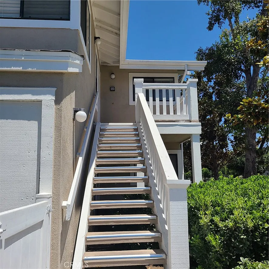 2 bed, 951 sqft, $3,200 — Photo 2