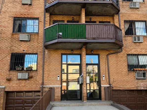 54-22 73rd Pl #2, Maspeth, NY 11378