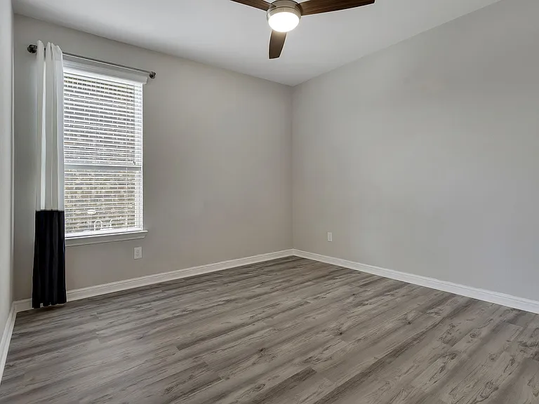 1513 Canary Ln — Photo 7
