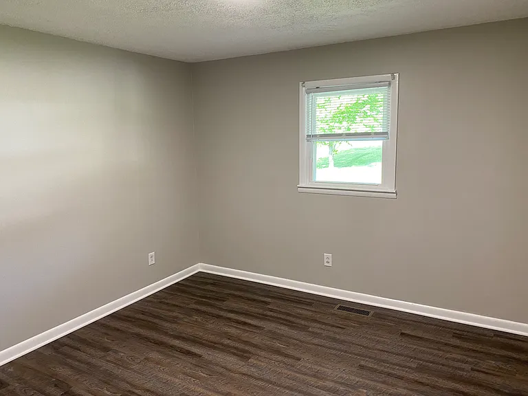 147 Riddleton Cir — Photo 8