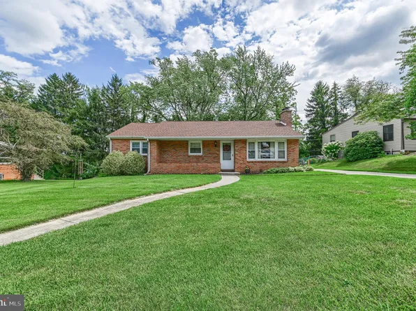 396 Waters Rd, York, PA 17403