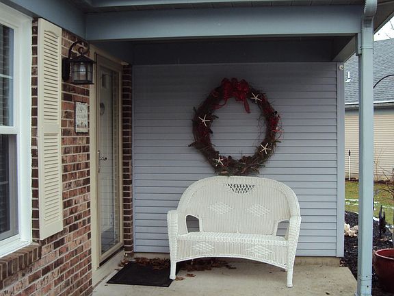 5th image of 630 S Petunia Lane