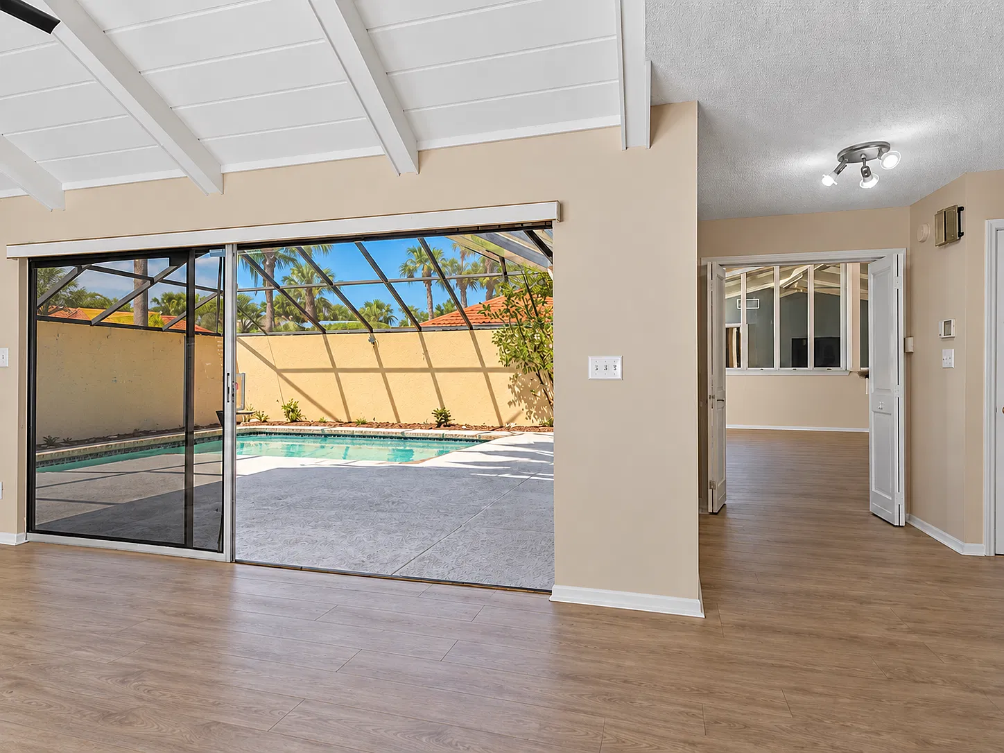 2 bed, 1250 sqft, $1,850 — Photo 3