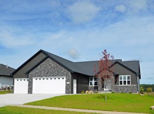 1744 Steiner Ln, Green Bay, WI 54313