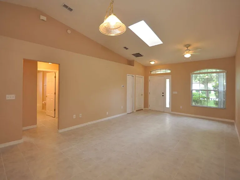 69 Rose Dr #B — Photo 5