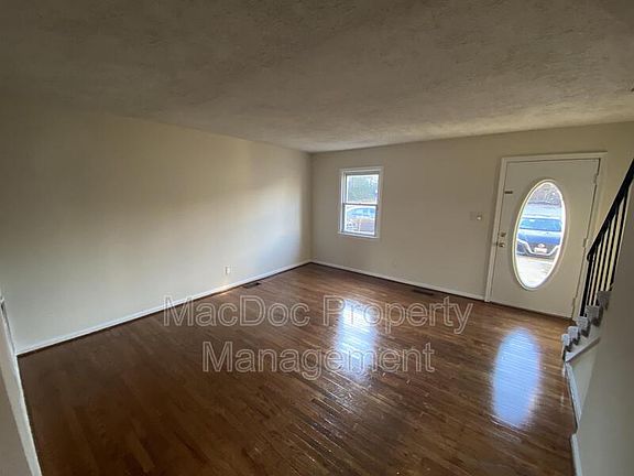 4th image of 24 Bentley Ct