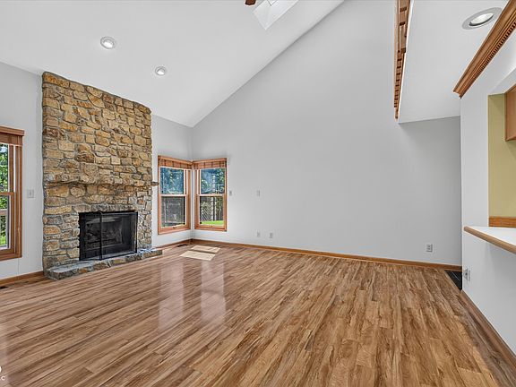 5th image of 2325 Frisco Pl
