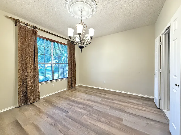 3549 Mason Dr — Photo 6