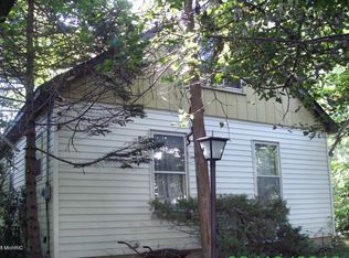 3712 Wilmington Ave NW, Comstock Park, MI 49321