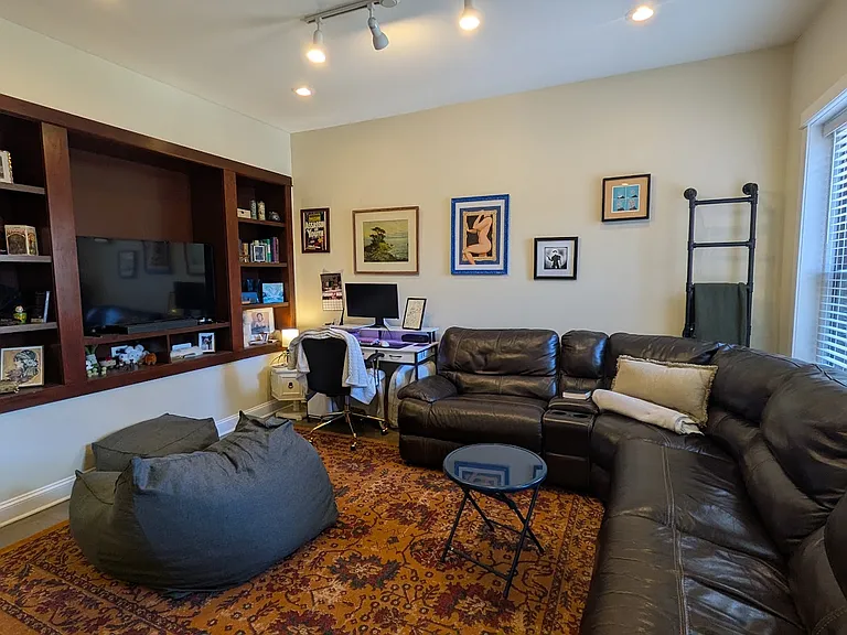 2935 N Clark St #2NR — Photo 3