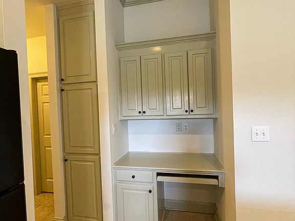 4th image of 9091 Eastlake Dr