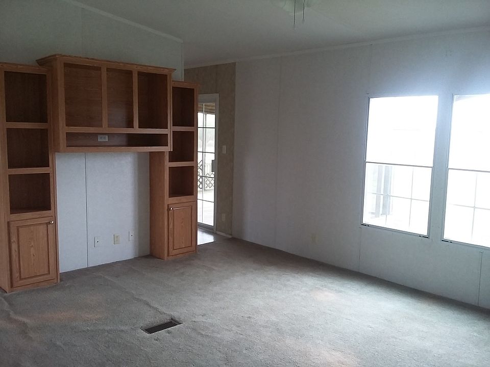 1st image of 224 N Traub Ave