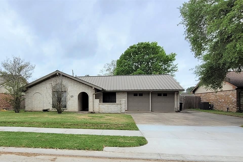1st image of 2212 Willow Blvd