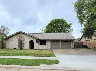 2212 Willow Blvd, Pearland, TX 77581