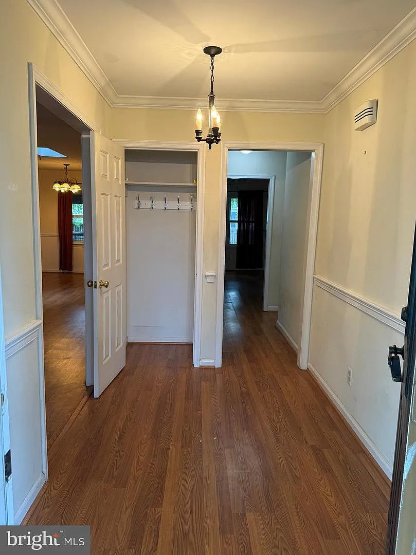 3 bed, 1330 sqft, $2,500 — Photo 2