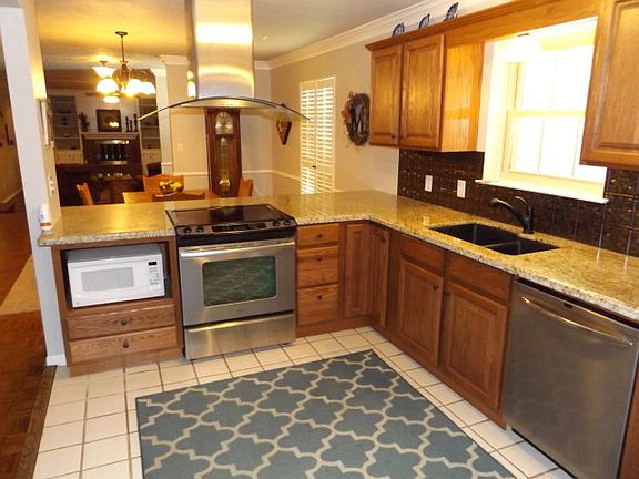 5th image of 1400 Southwood Dr