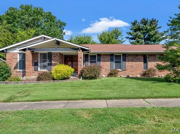 3843 Monsols Dr, Florissant, MO 63034