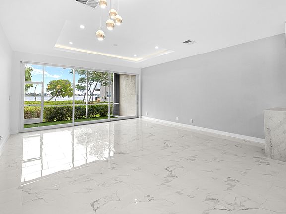 5th image of 88 N Lakeshore Drive