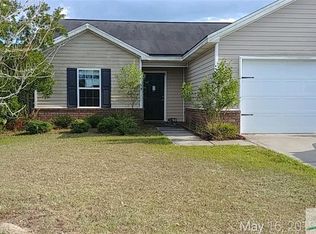 27 Twin Oaks Pl, Savannah, GA 31407