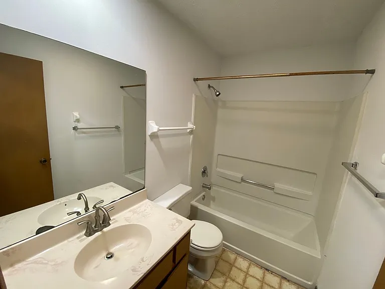 Chittenden Ave 76 MLR — Photo 29