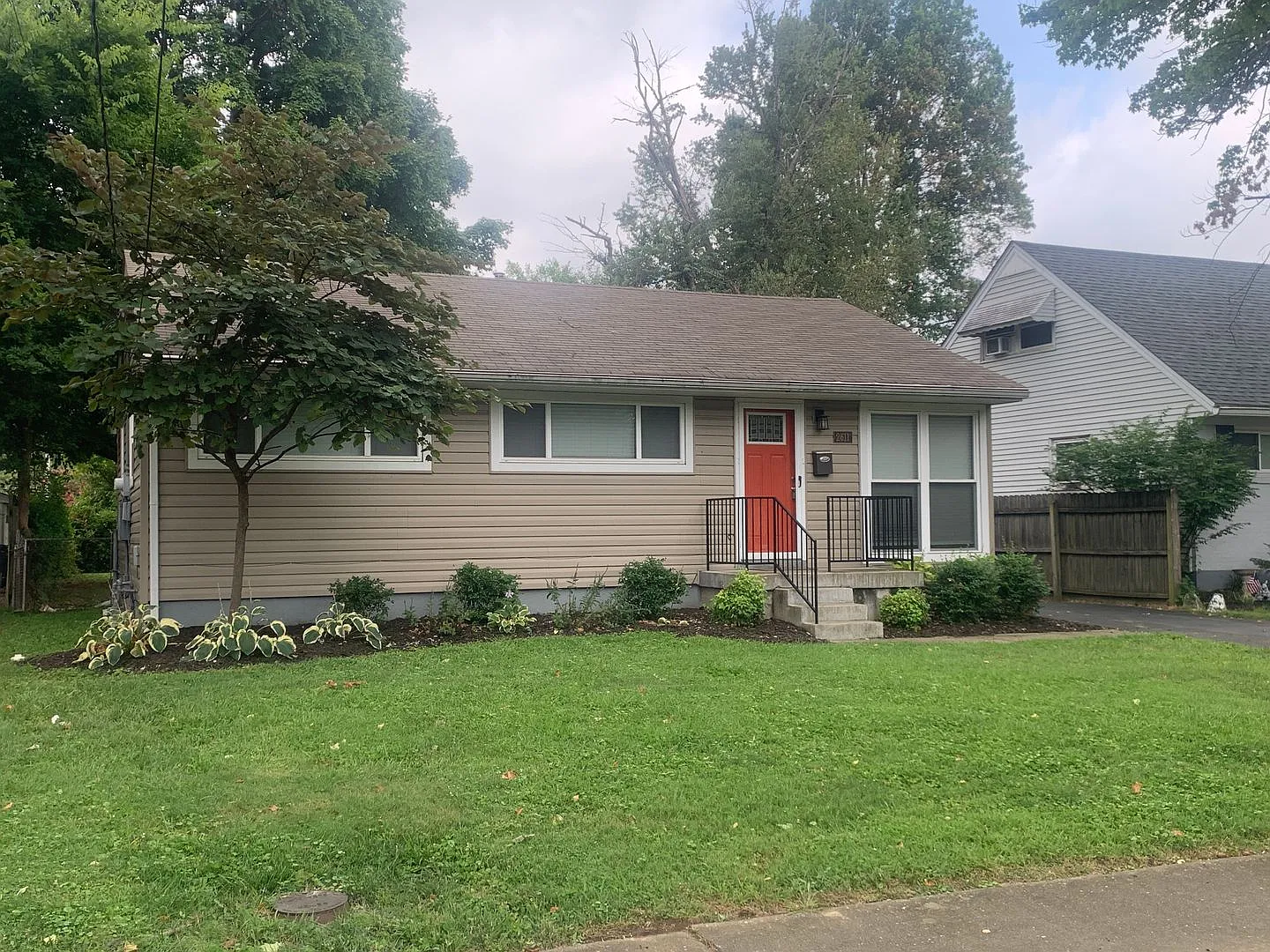 Renovated 3 Bedroom Home with fenced in back yard — Photo 1
