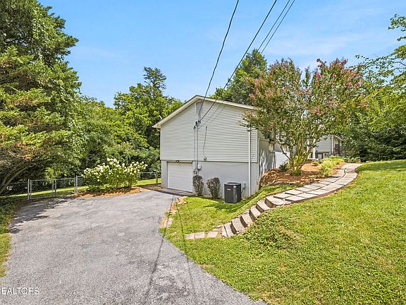 5th image of 1100 Tranquilla Dr